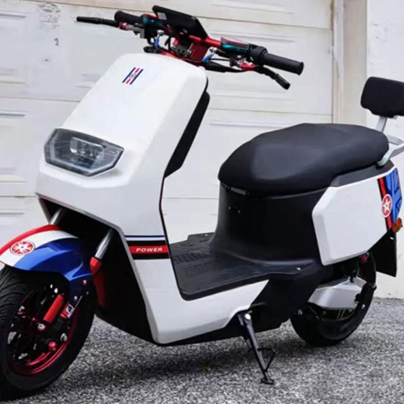 La motocicleta eléctrica de la vespa eléctrica de la motocicleta 3000W Streetbike de la venta caliente parte CKD